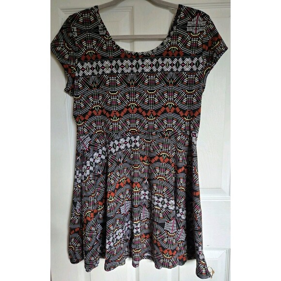Bobbie Brooks Ladies Dress Juniors Size Large L Soft Comfy Aztec Geometrical Red - Picture 2 of 9